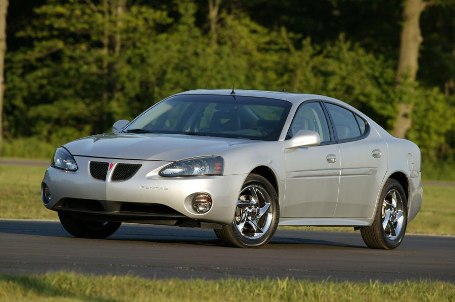  Pontiac Grand Prix 2005 года  (фото 10 из 44)